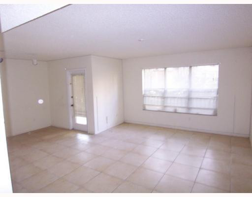 4241 West McNab Road, Unit 10 Pompano Beach, FL 33069 - Photo 3 of 5 Living Room
