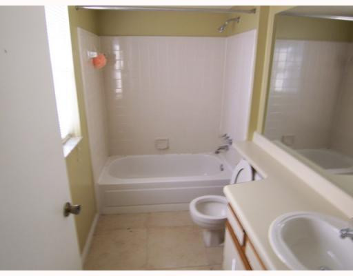 4241 West McNab Road, Unit 10 Pompano Beach, FL 33069 - Photo 5 of 5 Master Bath/Spa