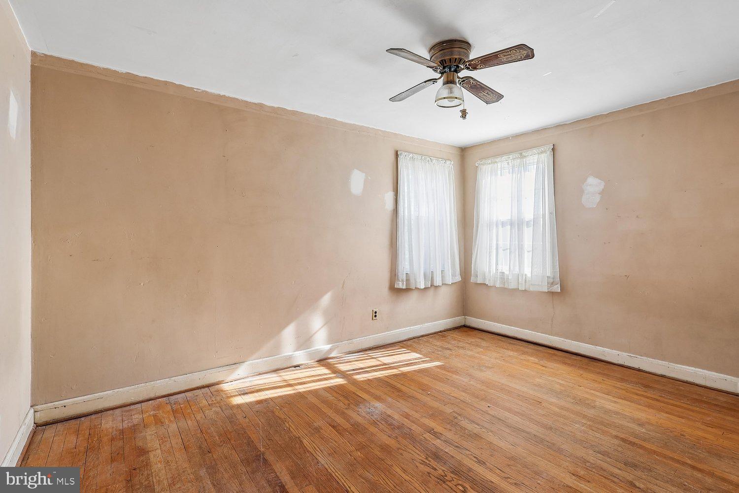 329 Whitfield Road Baltimore, MD 21228 - Photo 20 of 29 Bedroom 2