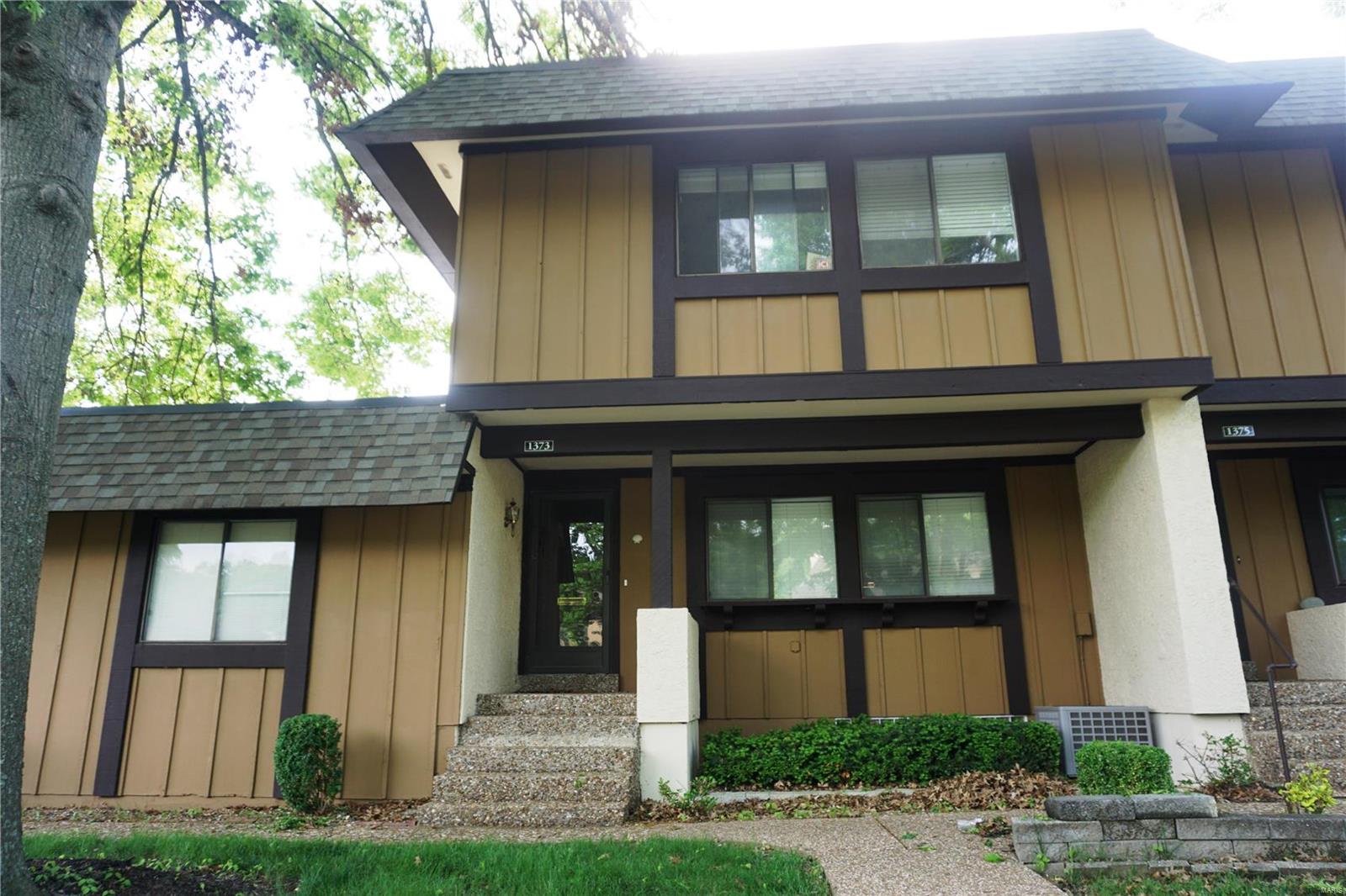 1373 Hampton Road St. Charles, MO 63303 - Photo 1 of 25 Gallery Image 1
