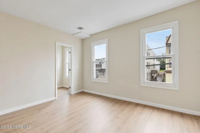 $2,500 | 216 Delaware Street, Unit 2, Elizabeth Port, NJ 07206