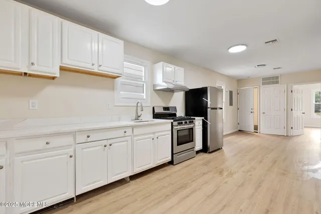 $2,500 | 216 Delaware Street, Unit 2, Elizabeth Port, NJ 07206