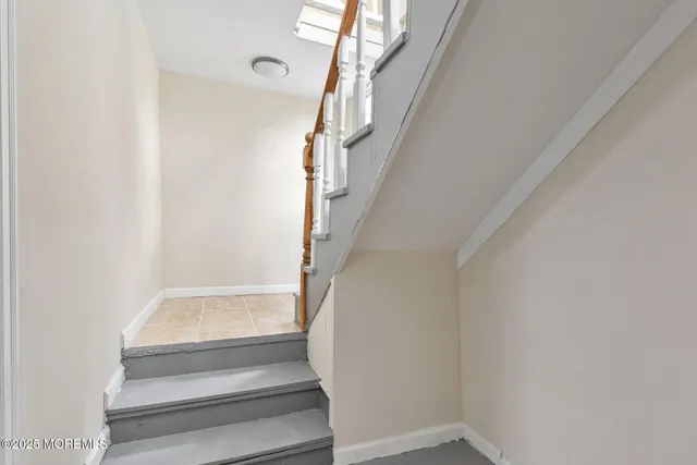 $2,500 | 216 Delaware Street, Unit 2, Elizabeth Port, NJ 07206