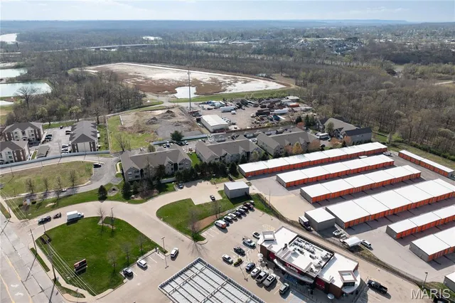 $5,700,000 | 6401 Brookfield Court Drive, St. Louis, MO 63129