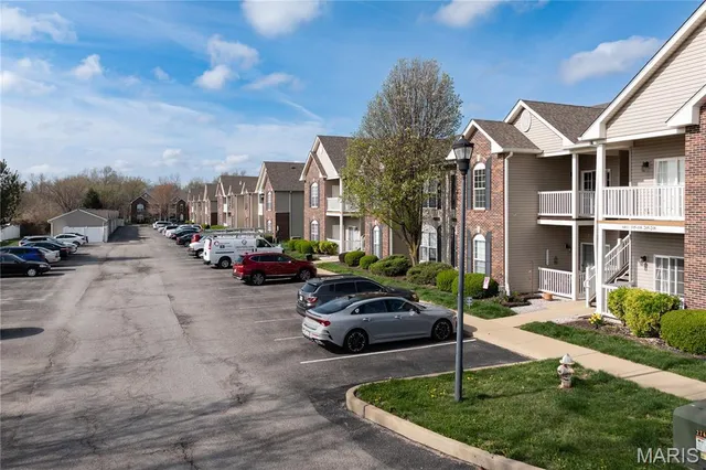 $5,700,000 | 6401 Brookfield Court Drive, St. Louis, MO 63129