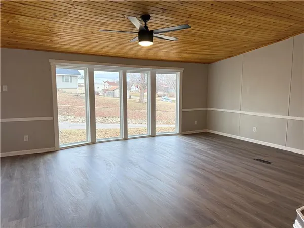 $120,000 | 104 East Missouri Street, Oregon, MO 64473