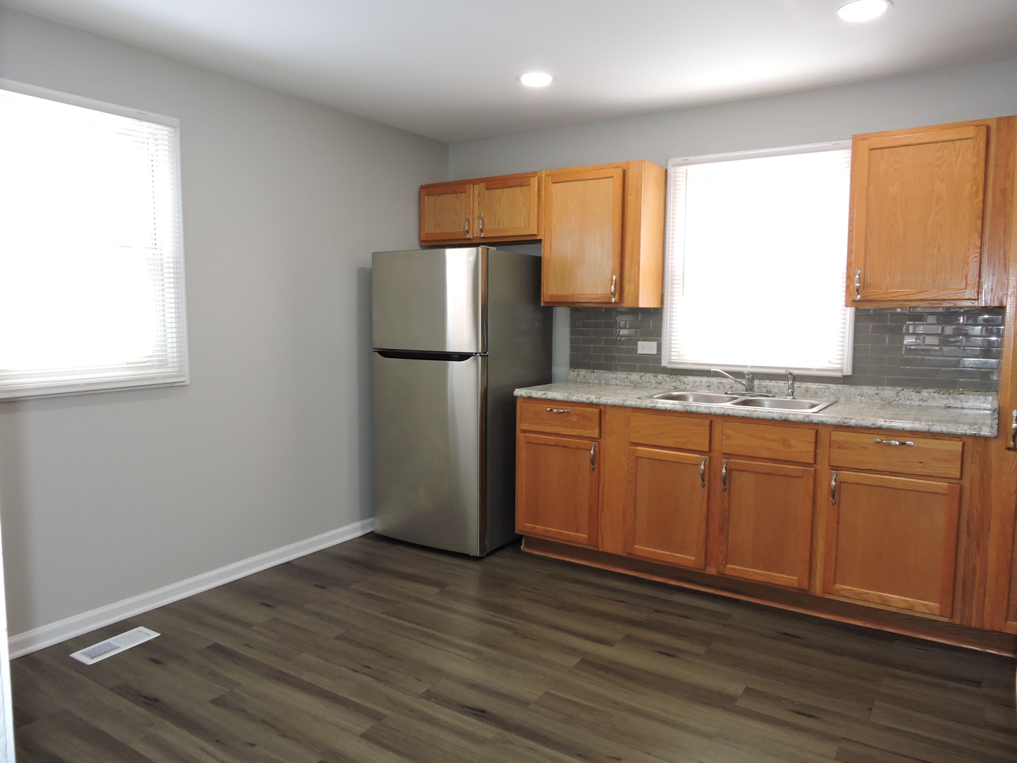 15328 Parkside Drive Markham, IL 60428 - Photo 6 of 23