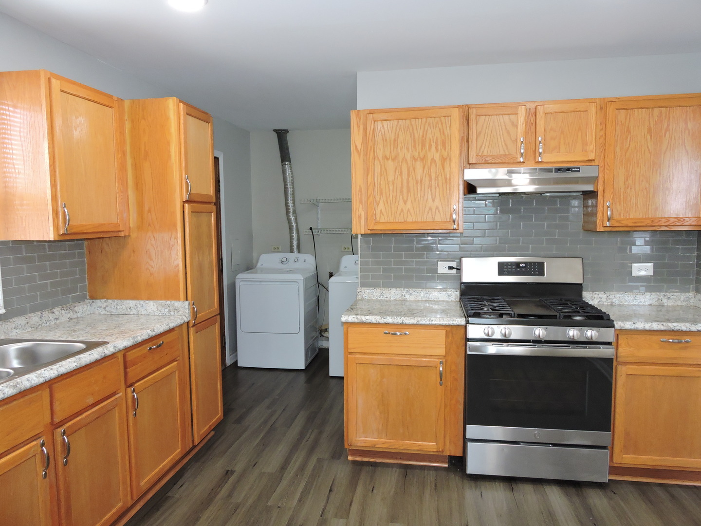 15328 Parkside Drive Markham, IL 60428 - Photo 8 of 23