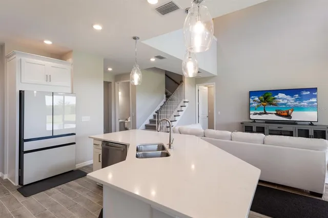 $4,650 | 9312 Tequila Sunrise Drive, Sarasota, FL 34241