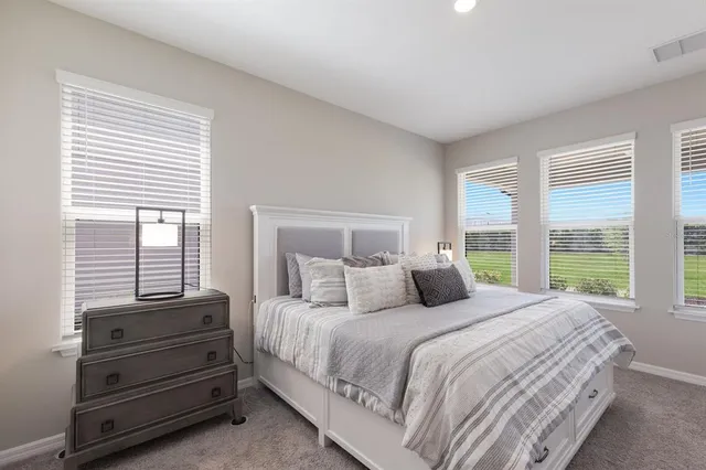 $4,650 | 9312 Tequila Sunrise Drive, Sarasota, FL 34241