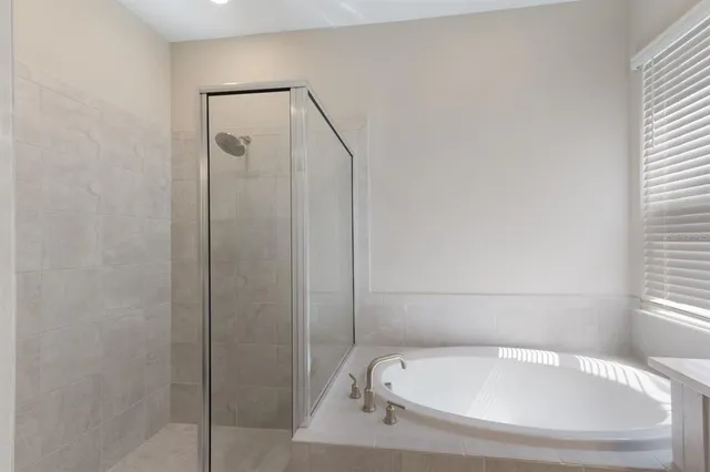 $4,650 | 9312 Tequila Sunrise Drive, Sarasota, FL 34241