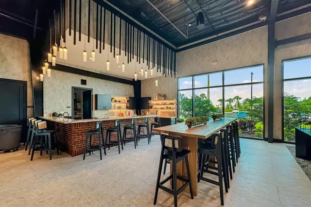 $4,650 | 9312 Tequila Sunrise Drive, Sarasota, FL 34241