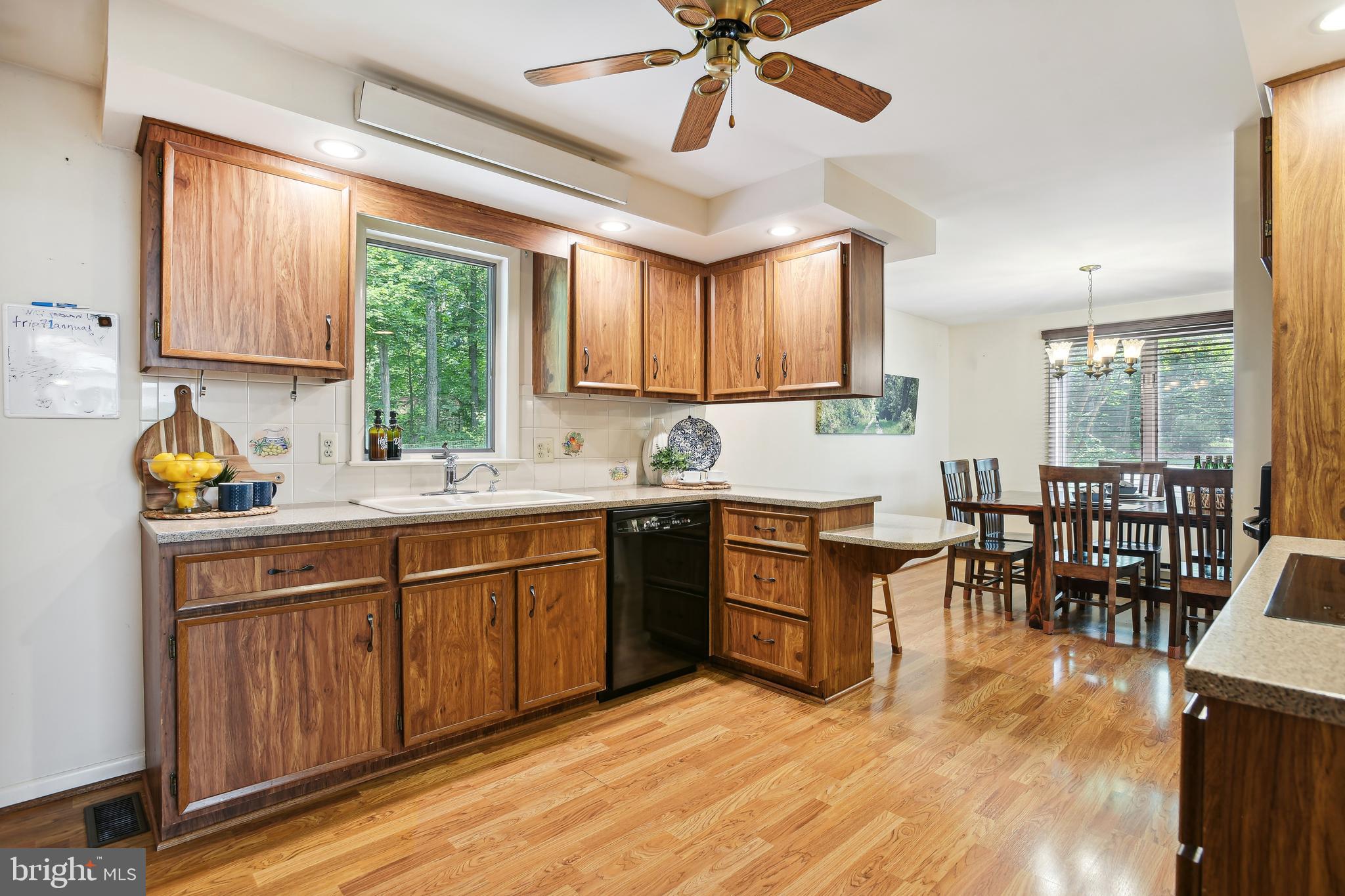 43536 Spinks Ferry Road Leesburg, VA 20176 - Photo 17 of 33 Kitchen