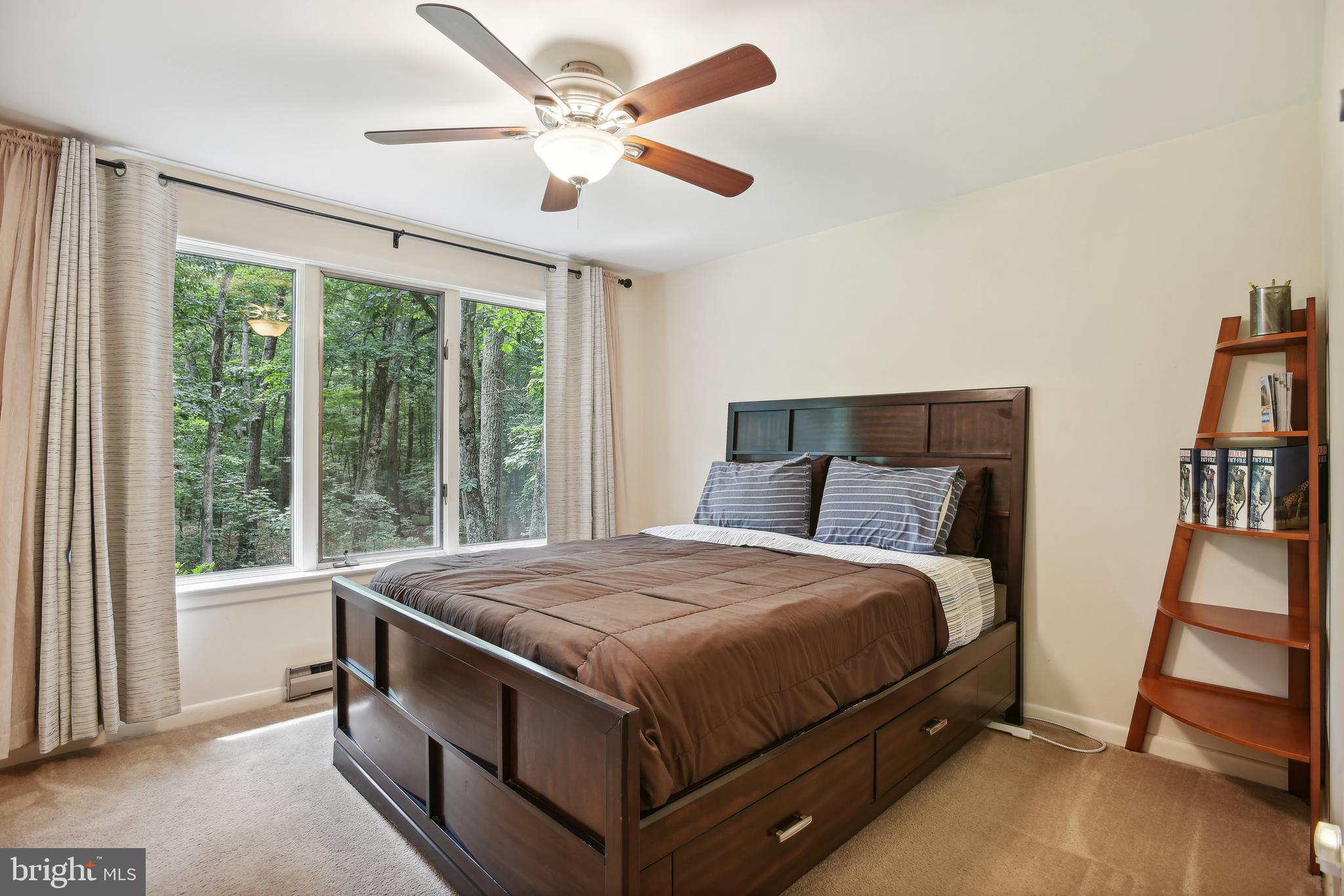 43536 Spinks Ferry Road Leesburg, VA 20176 - Photo 24 of 33 Third bedroom