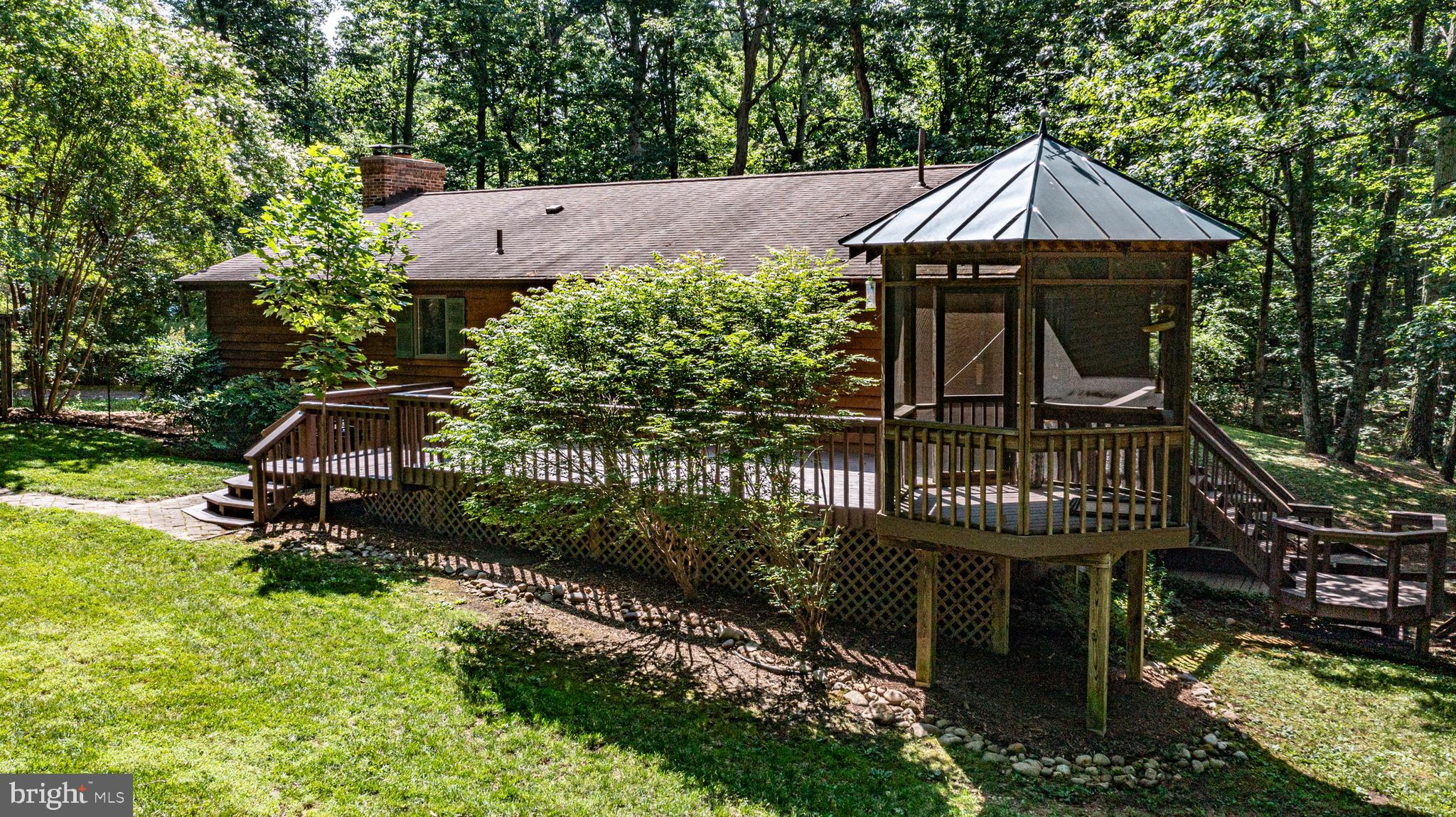43536 Spinks Ferry Road Leesburg, VA 20176 - Photo 3 of 33 Back of home