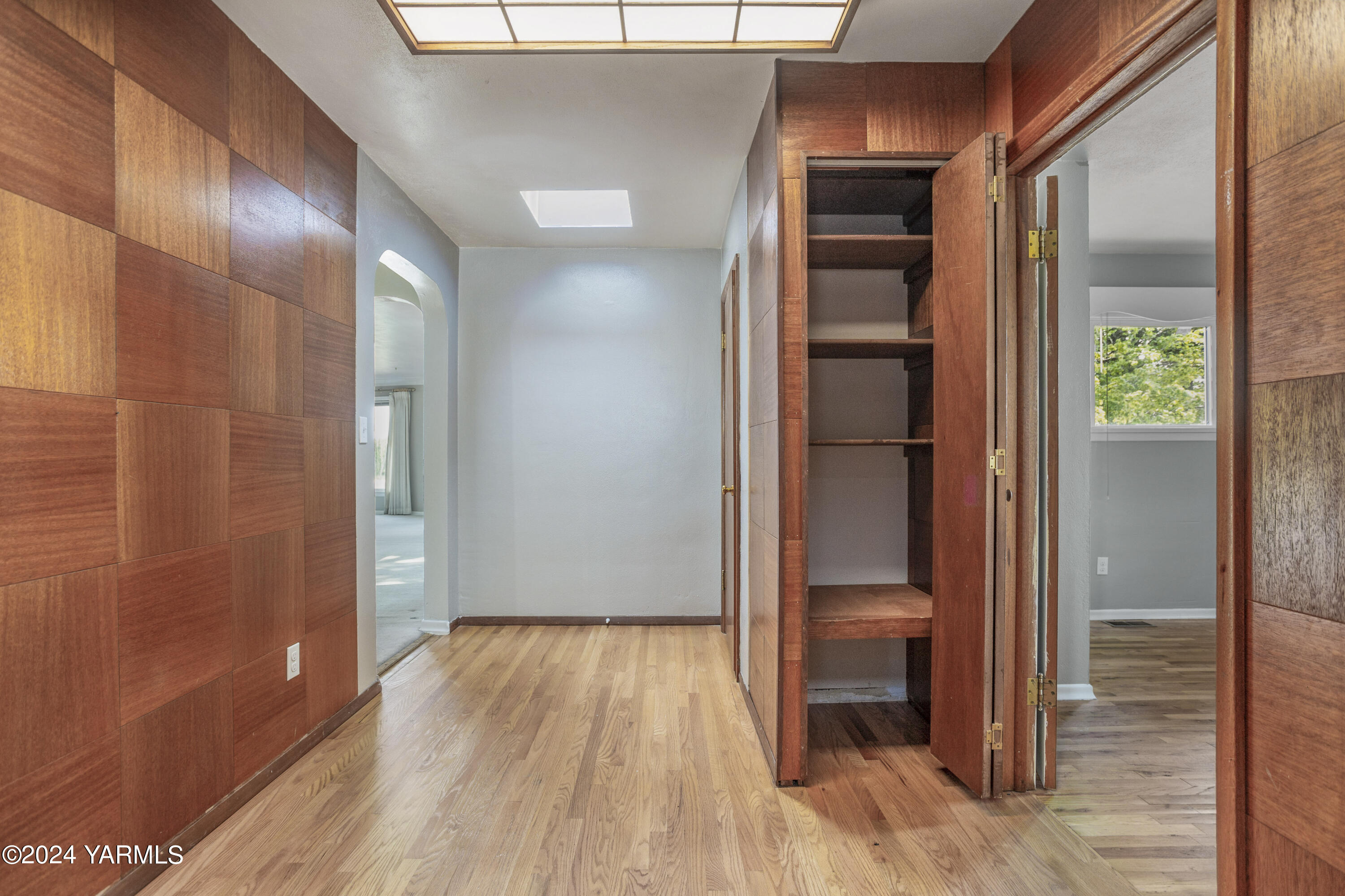 149402 McCreadie Road Prosser, WA 99350 - Photo 19 of 58 a view of gallery with wooden floor