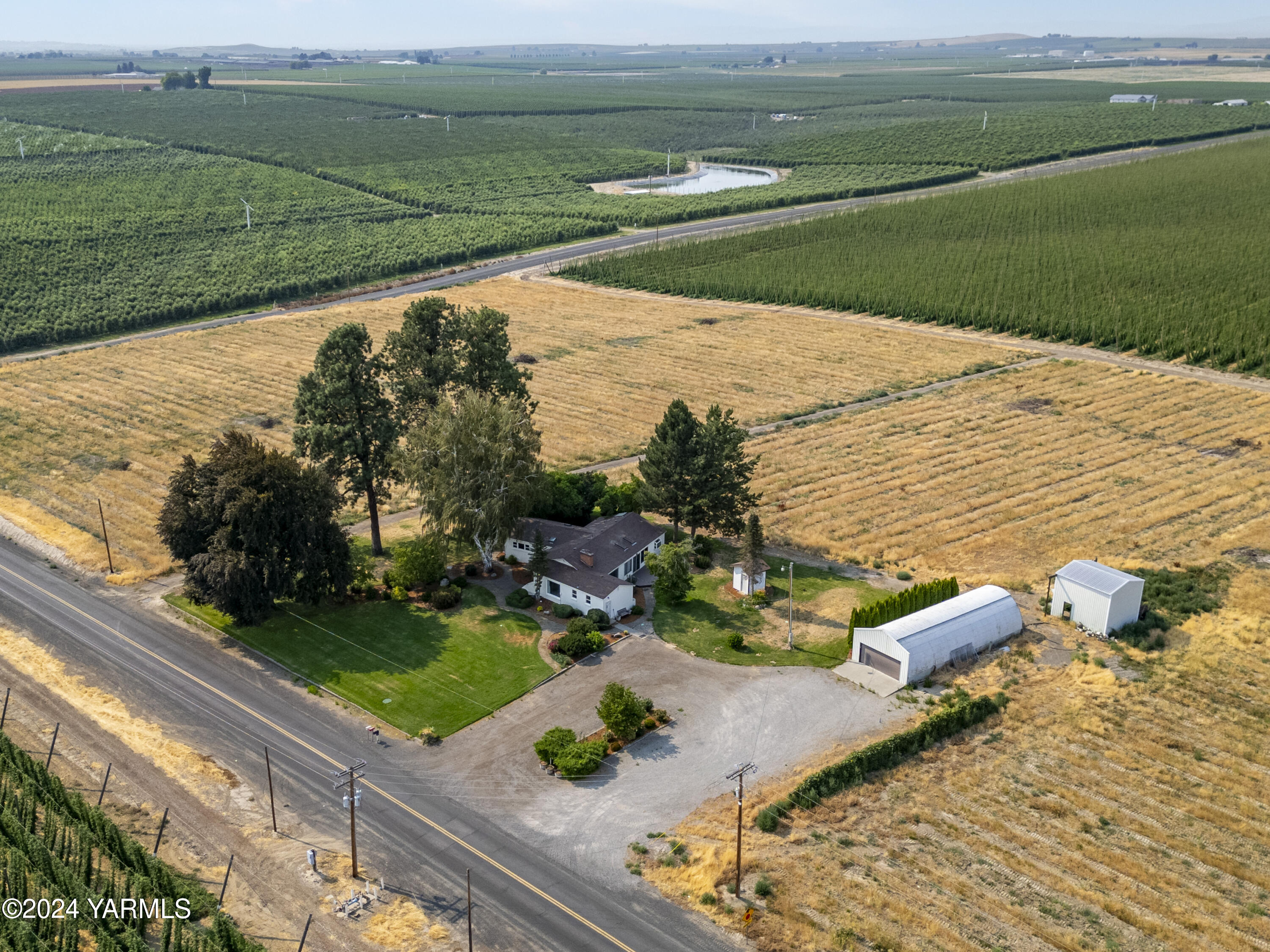 149402 McCreadie Road Prosser, WA 99350 - Photo 57 of 58 a view of a lake with a yard