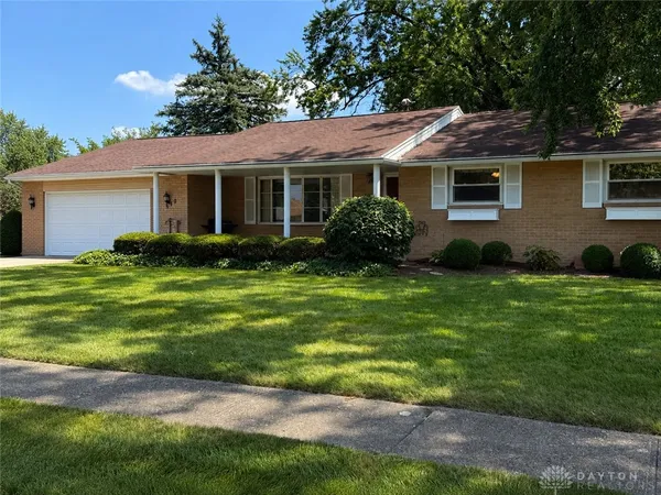 $289,900 | 520 Berkshire Circle, Englewood, OH 45322