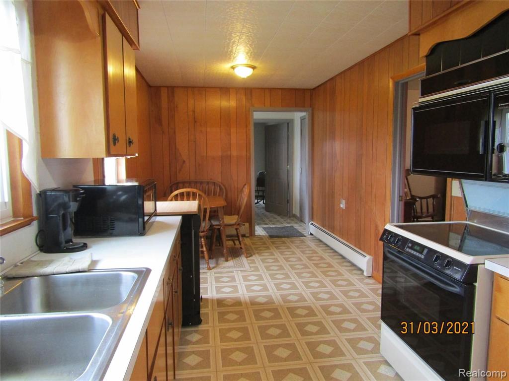 405 Stone Road Deckerville, MI 48427 - Photo 7 of 25 Gallery Image 7