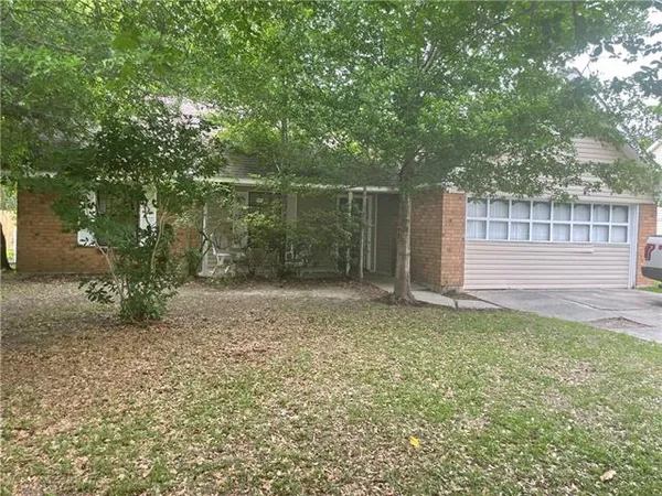 $1,800 | 444 Holmes Drive, Slidell, LA 70460