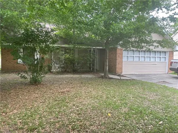 $1,800 | 444 Holmes Drive, Slidell, LA 70460