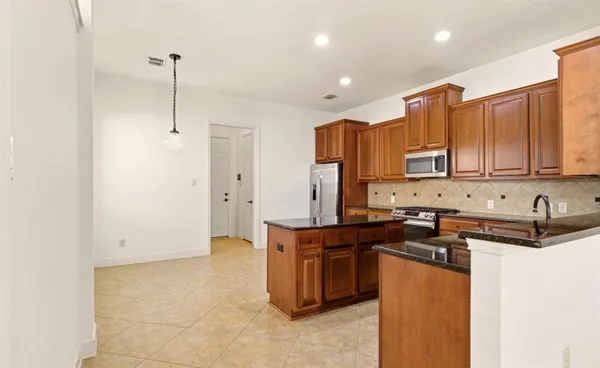 $3,850 | 4525 West University Boulevard, Dallas, TX 75209