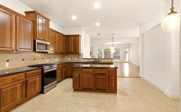 $3,850 | 4525 West University Boulevard, Dallas, TX 75209