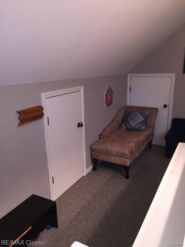 2349 Cambridge Road Berkley, MI 48072 - Photo 18 of 35 Upper level sitting area