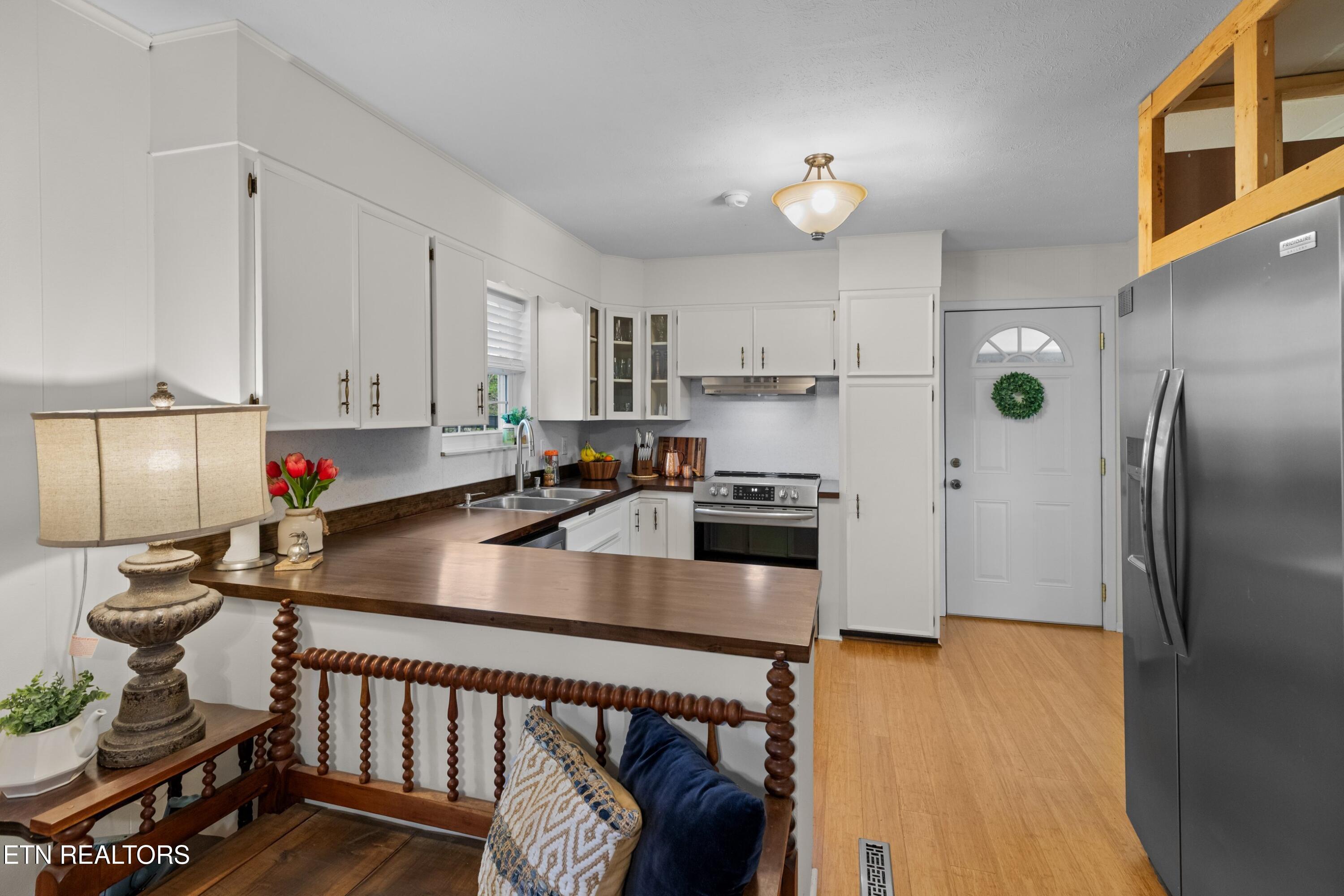 1060 Sunset Circle Newport, TN 37821 - Photo 12 of 46 012-1060SunsetCircle-Newport-TN-37821-SM