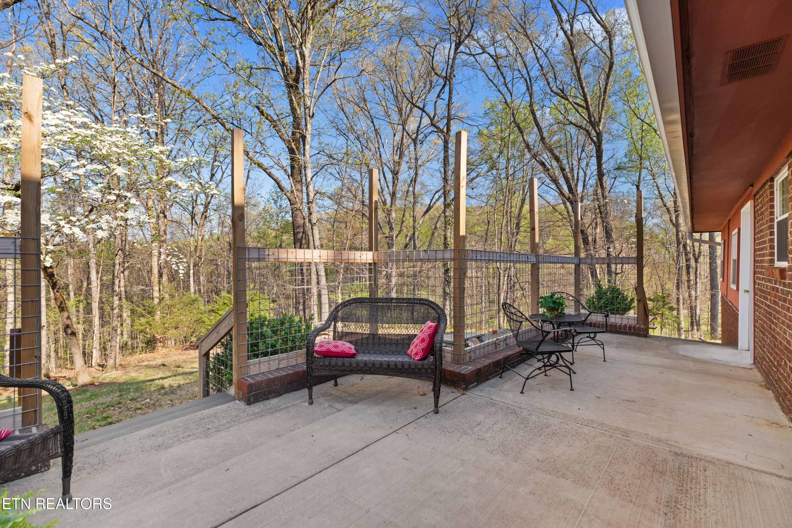 1060 Sunset Circle Newport, TN 37821 - Photo 16 of 46 016-1060SunsetCircle-Newport-TN-37821-SM