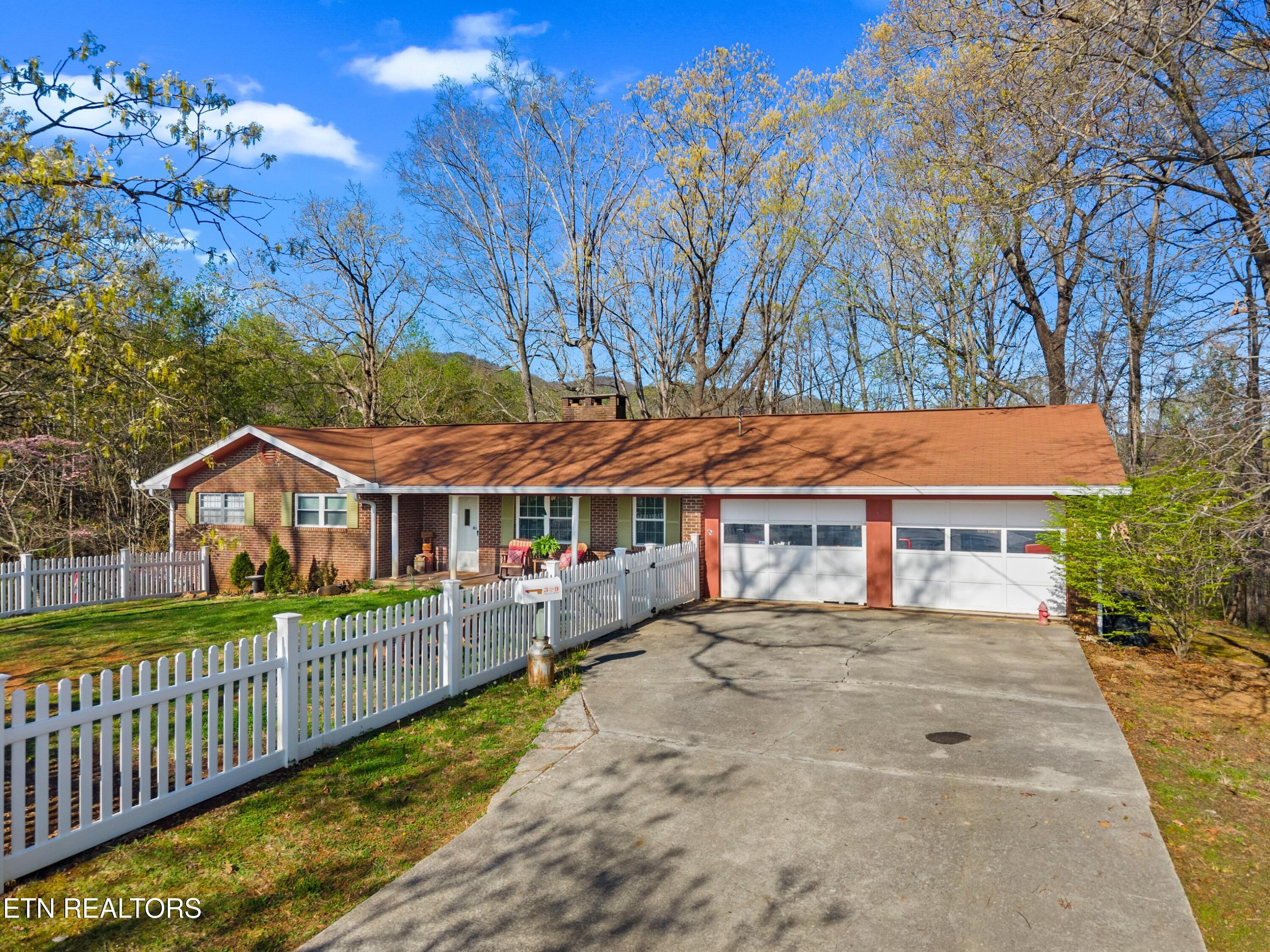 1060 Sunset Circle Newport, TN 37821 - Photo 2 of 46 002-1060SunsetCircle-Newport-TN-37821-SM