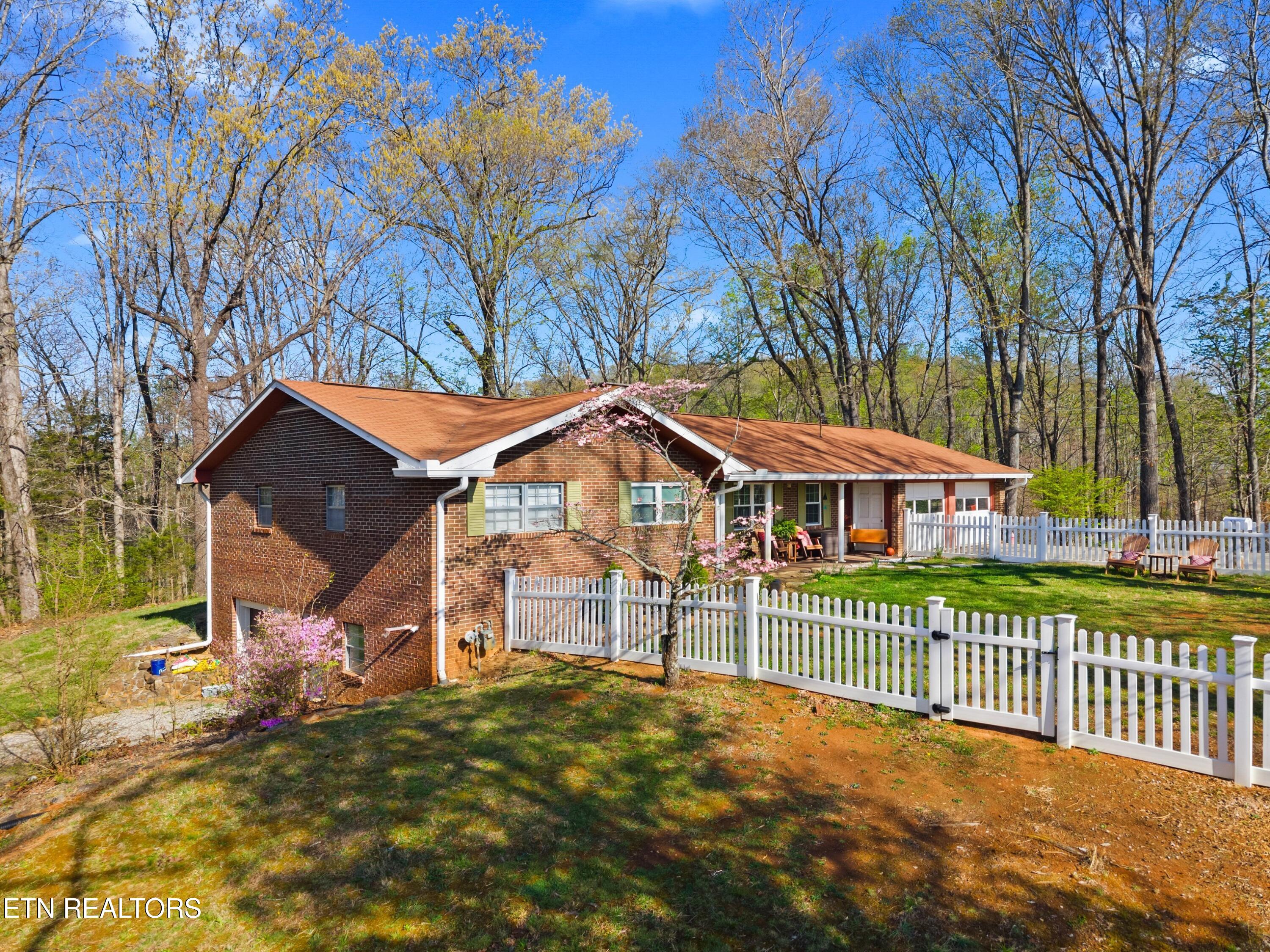 1060 Sunset Circle Newport, TN 37821 - Photo 38 of 46 041-1060SunsetCircle-Newport-TN-37821-SM