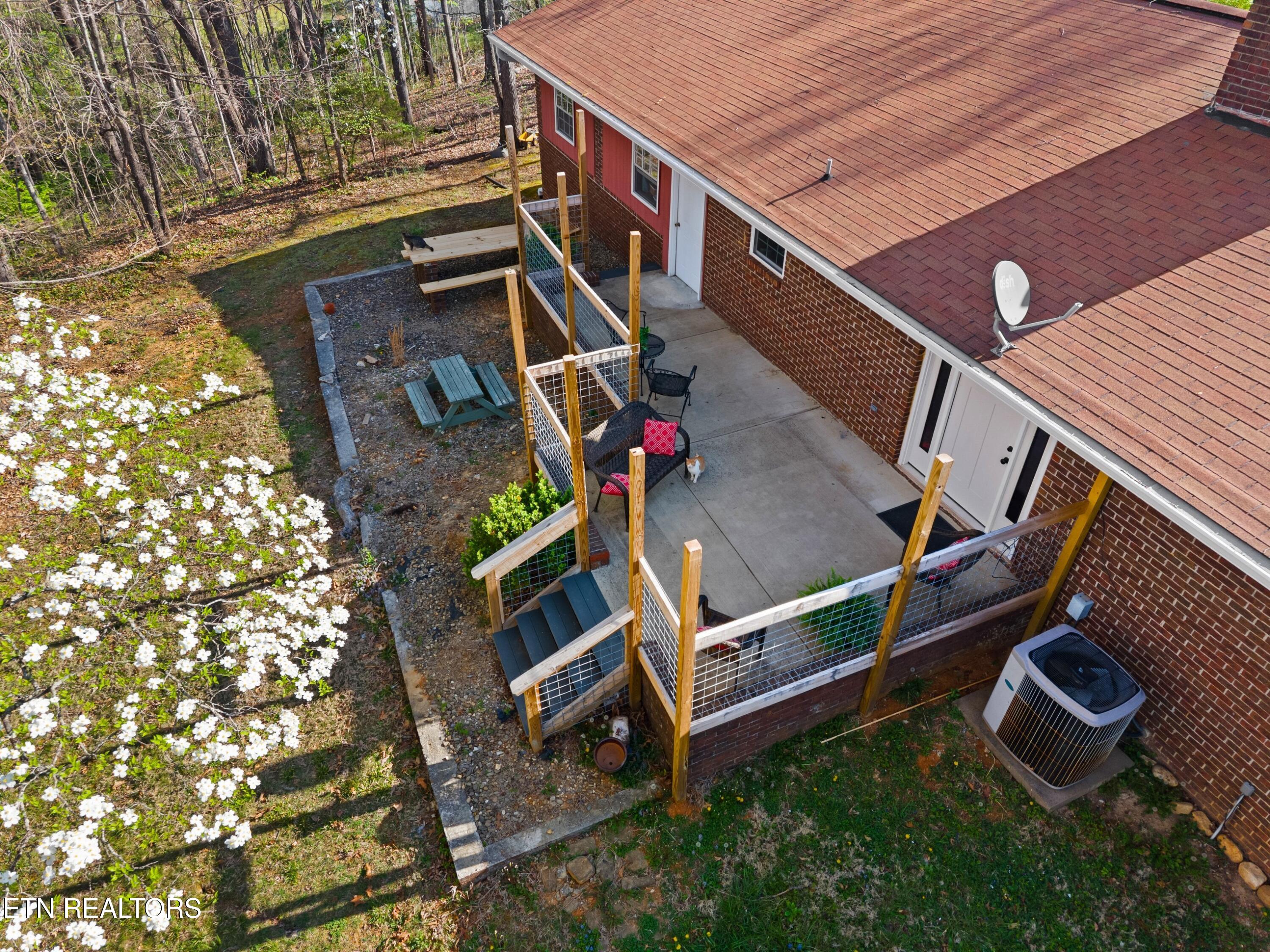 1060 Sunset Circle Newport, TN 37821 - Photo 40 of 46 043-1060SunsetCircle-Newport-TN-37821-SM