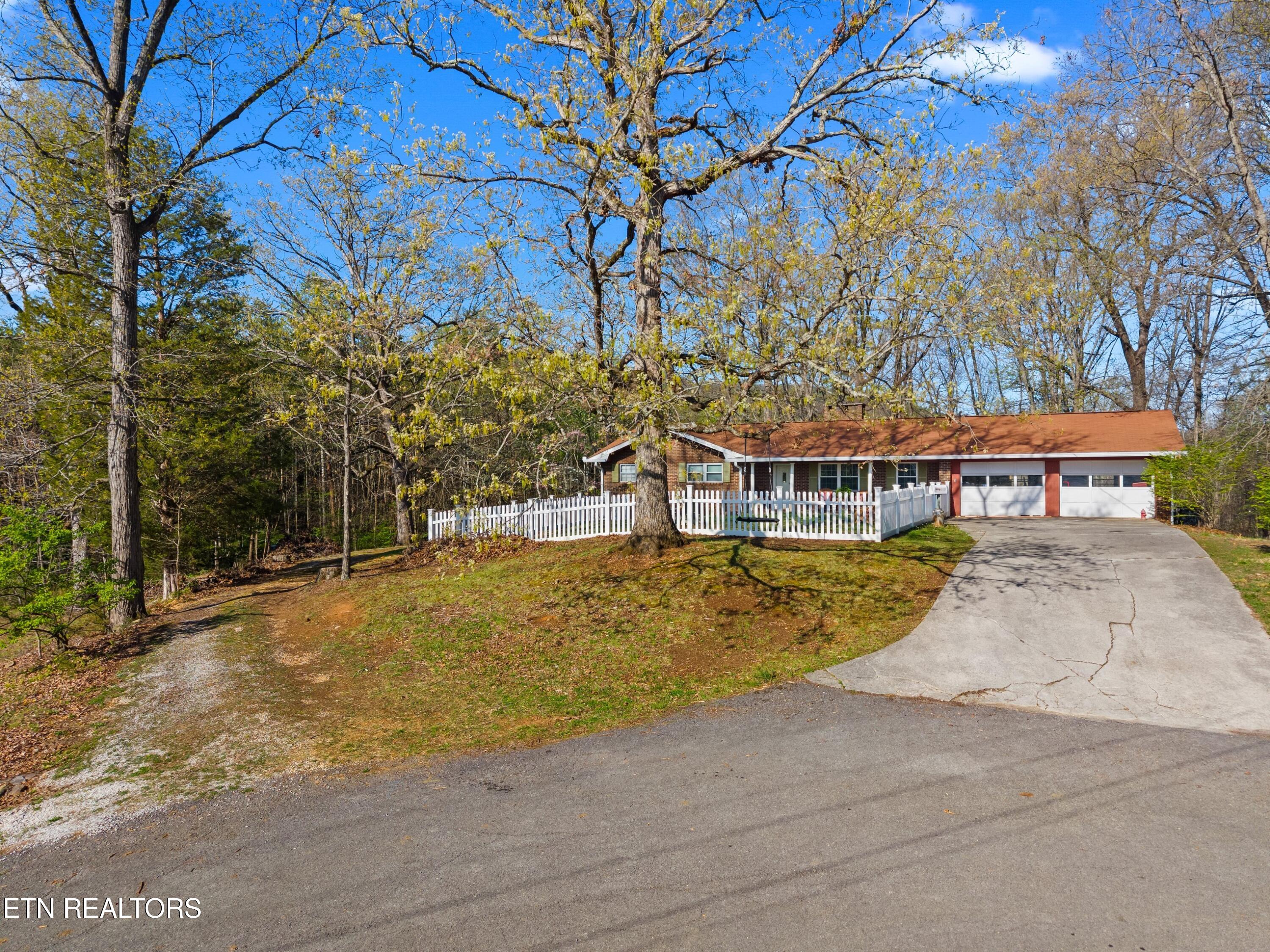 1060 Sunset Circle Newport, TN 37821 - Photo 43 of 46 046-1060SunsetCircle-Newport-TN-37821-SM