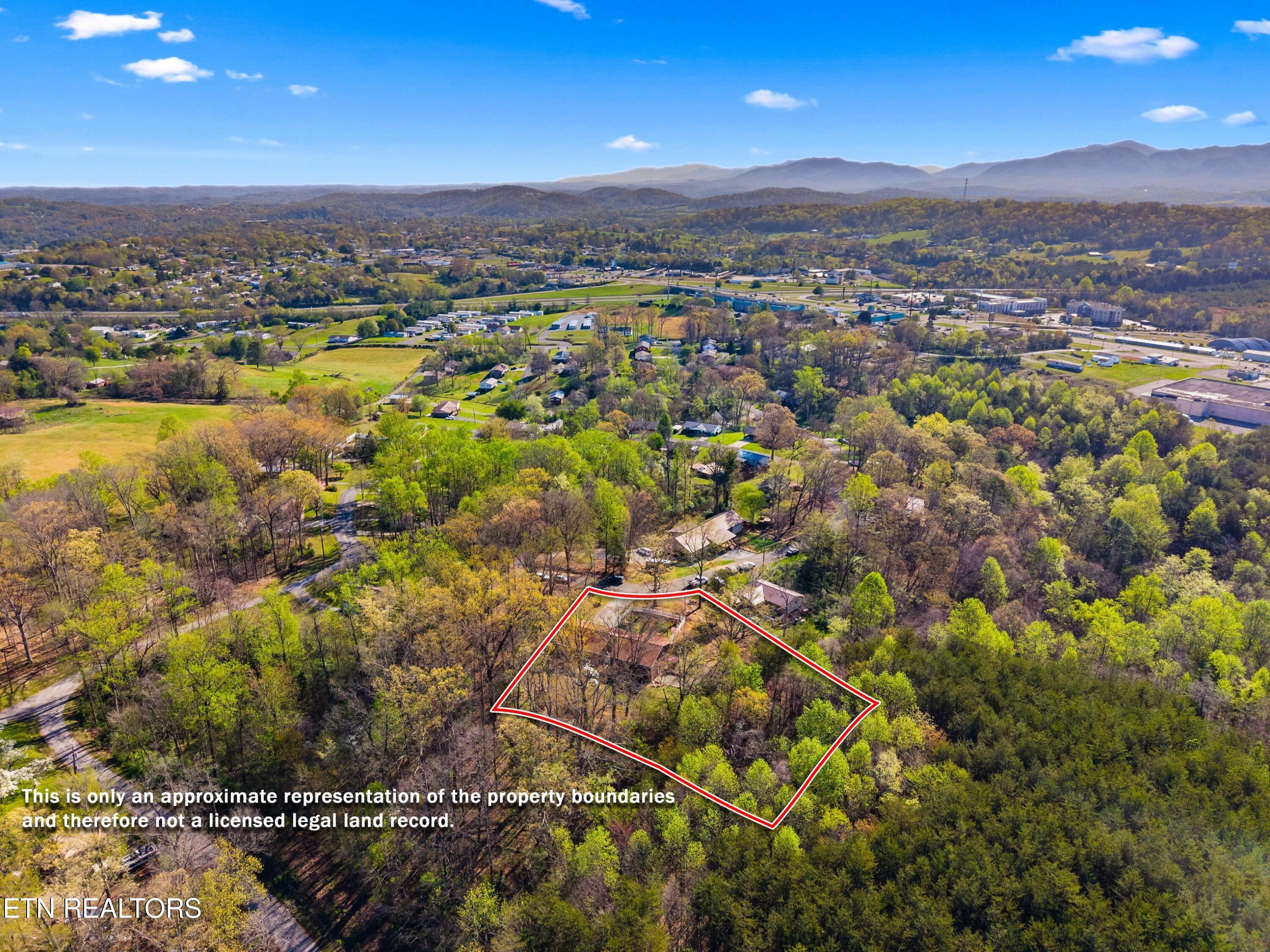 1060 Sunset Circle Newport, TN 37821 - Photo 6 of 46 006-1060SunsetCircle-Newport-TN-37821-SM