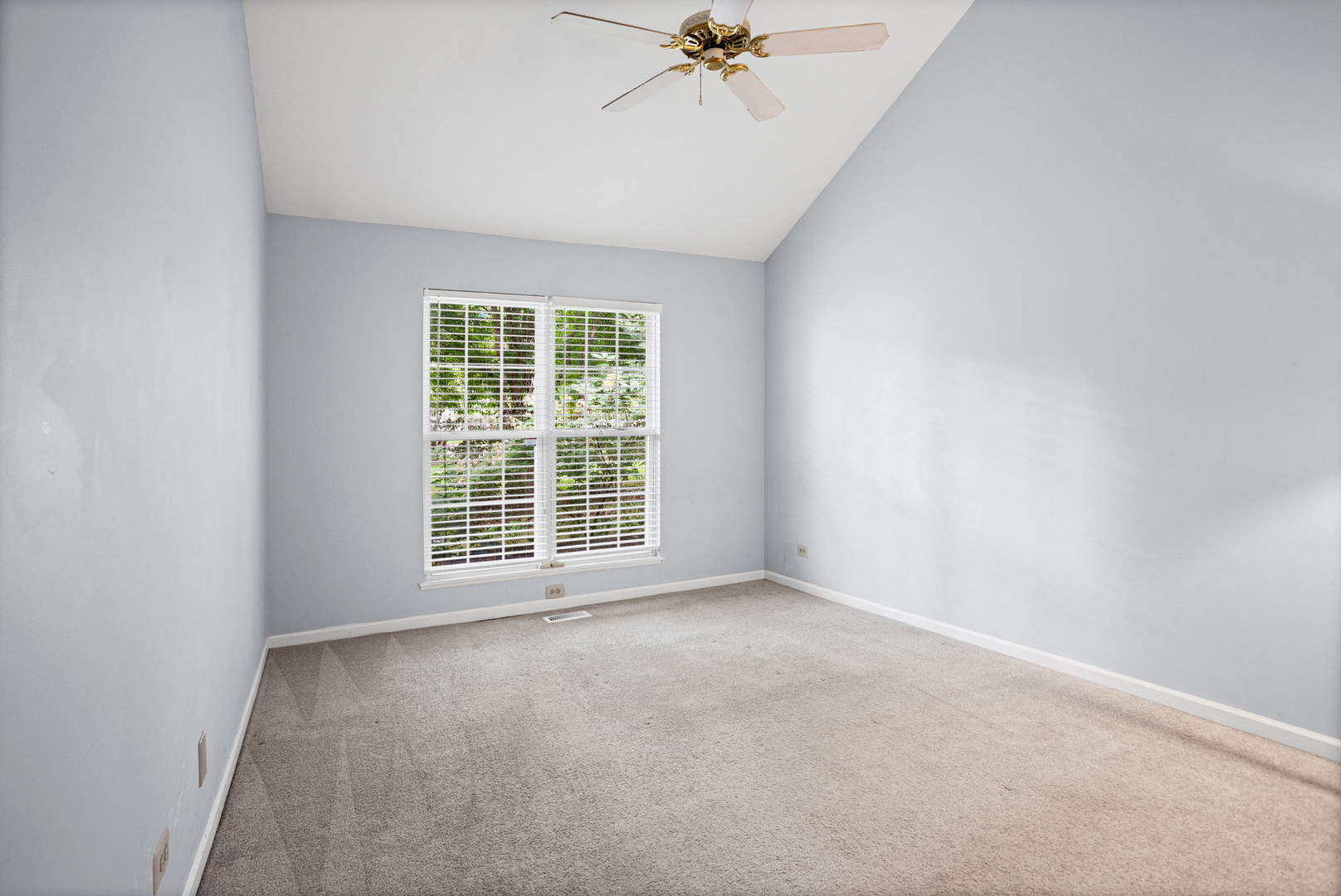 689 Bent Ridge Lane Elgin, IL 60120 - Photo 8 of 14 Gallery Image 8