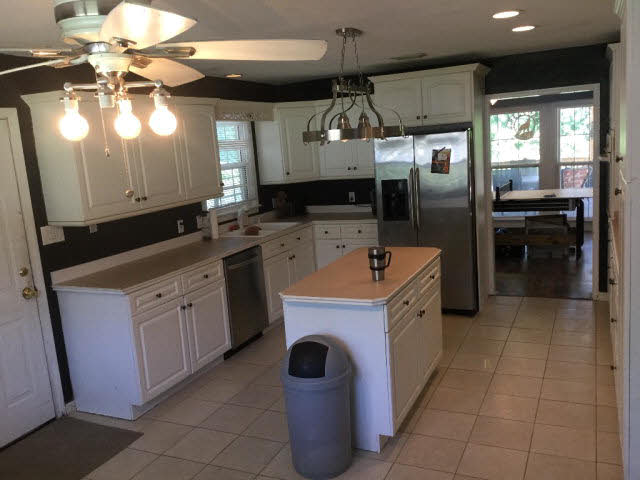 173 Ridgewood Drive Daphne, AL 36526 - Photo 4 of 35 Kitchen