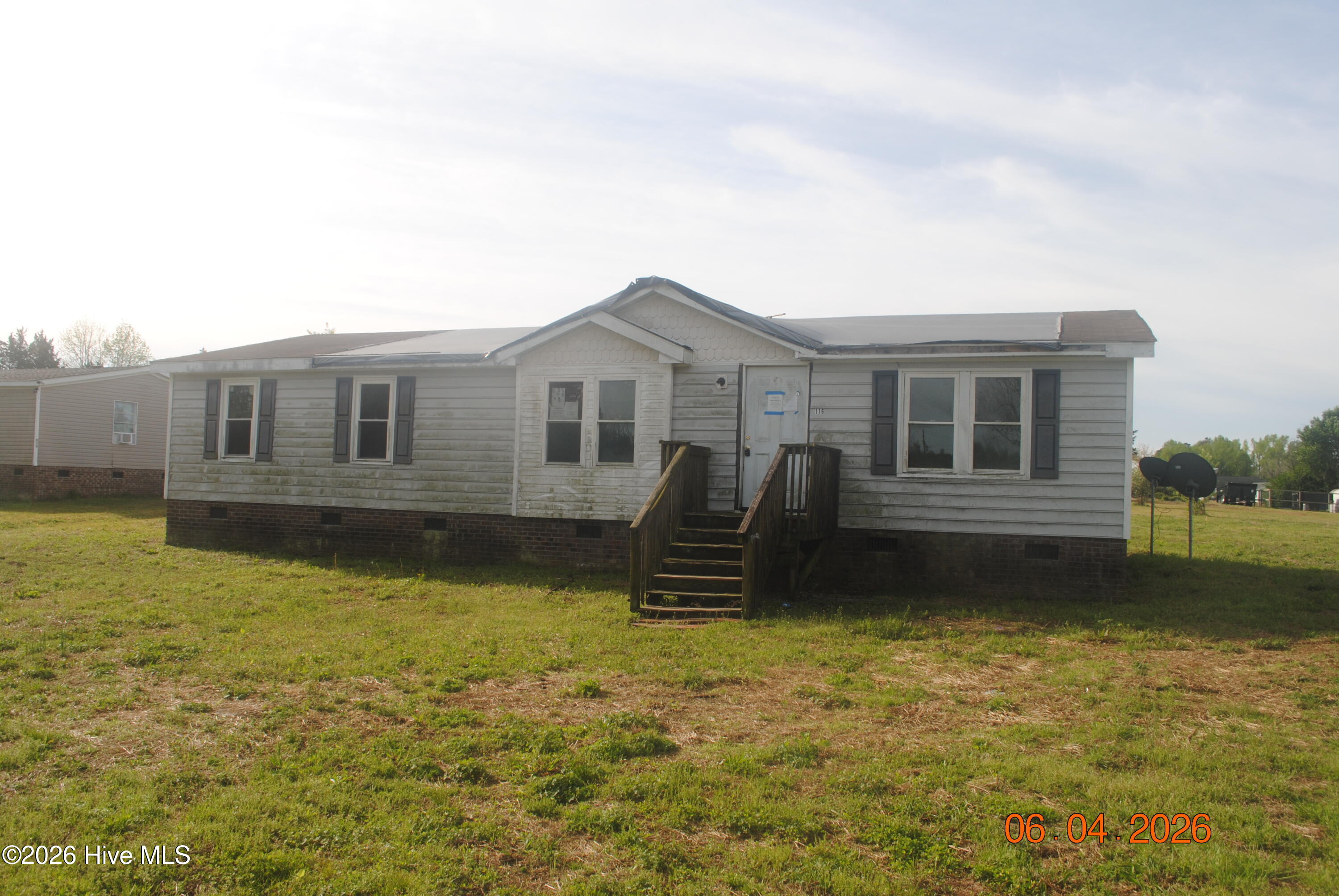 116 Sayers Lane Richlands, NC 28574 - Photo 1 of 17 DSC_0149