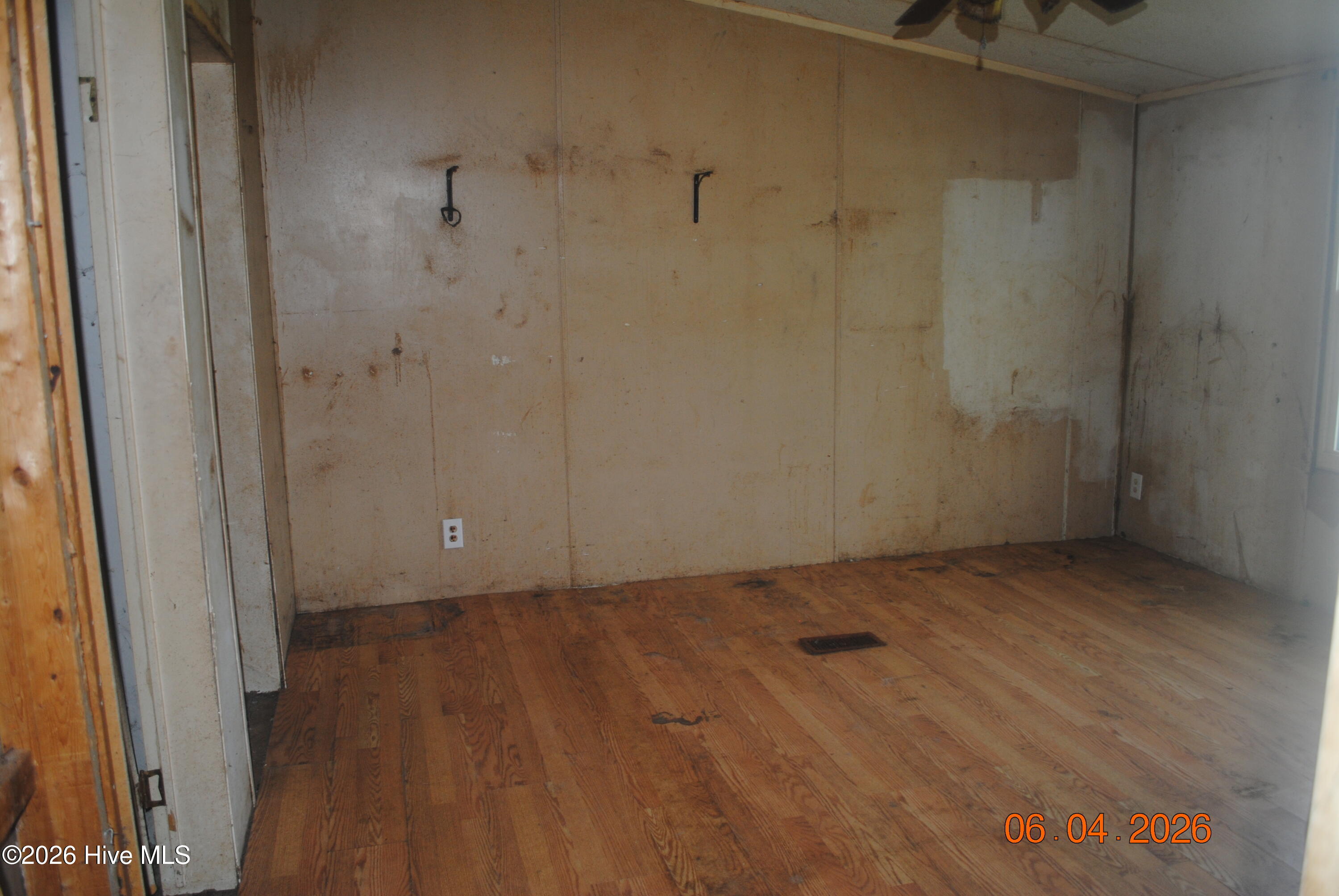 116 Sayers Lane Richlands, NC 28574 - Photo 6 of 17 DSC_0153