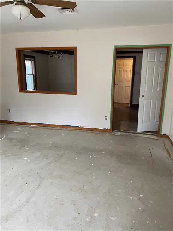 607 Krupp Road Indianapolis, IN 46217 - Photo 4 of 12 Gallery Image 4
