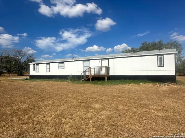 $72,500 | 175 Cr 481, Stockdale, TX 78143