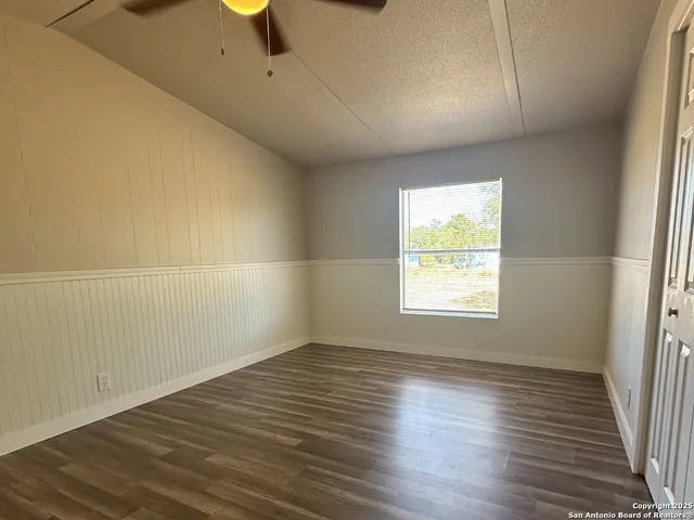 $72,500 | 175 Cr 481, Stockdale, TX 78143