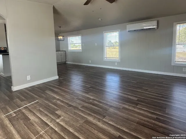 $72,500 | 175 Cr 481, Stockdale, TX 78143