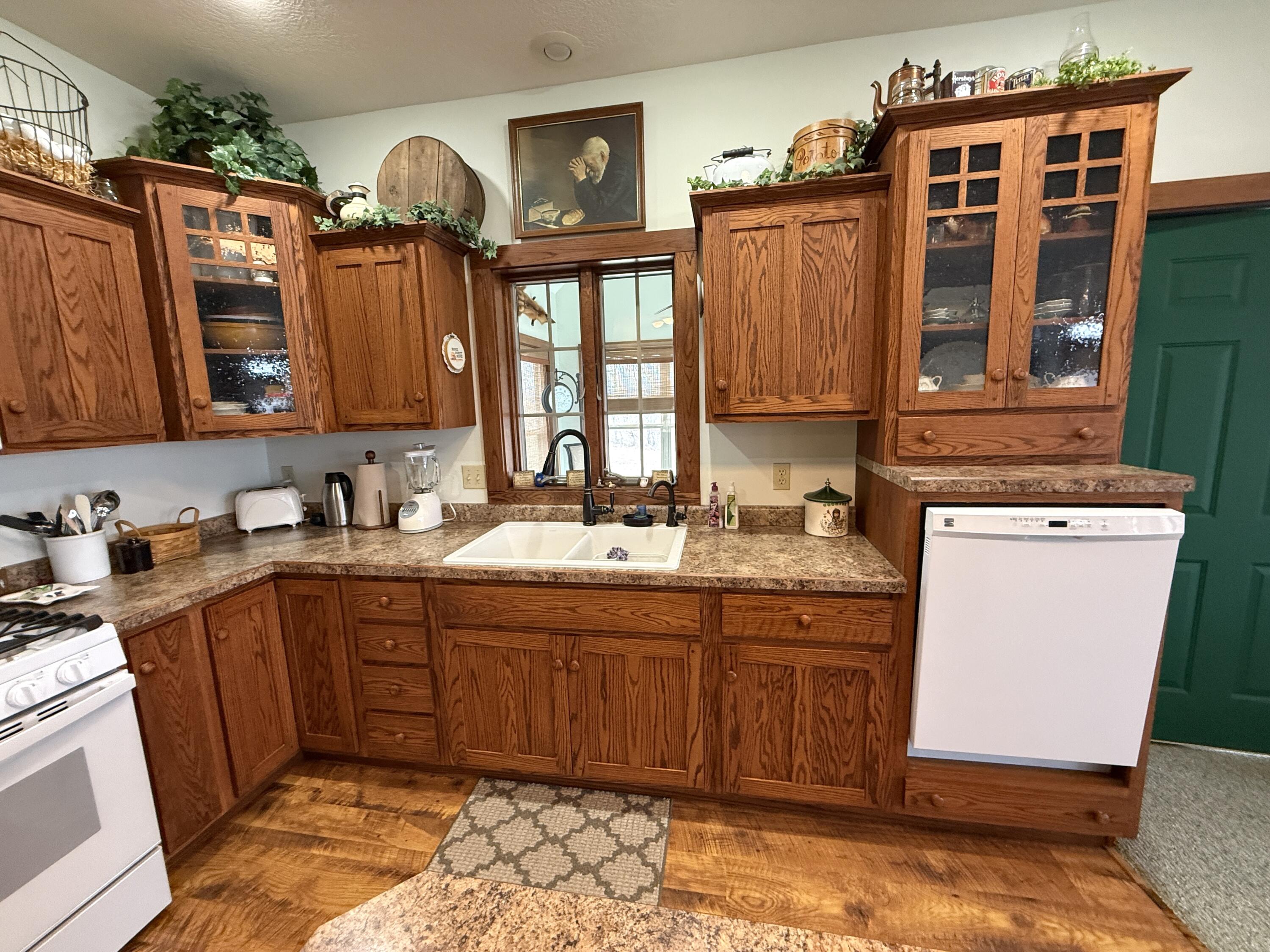 511 East Southern Road Coldwater, MI 49036 - Photo 16 of 49 Kitchen