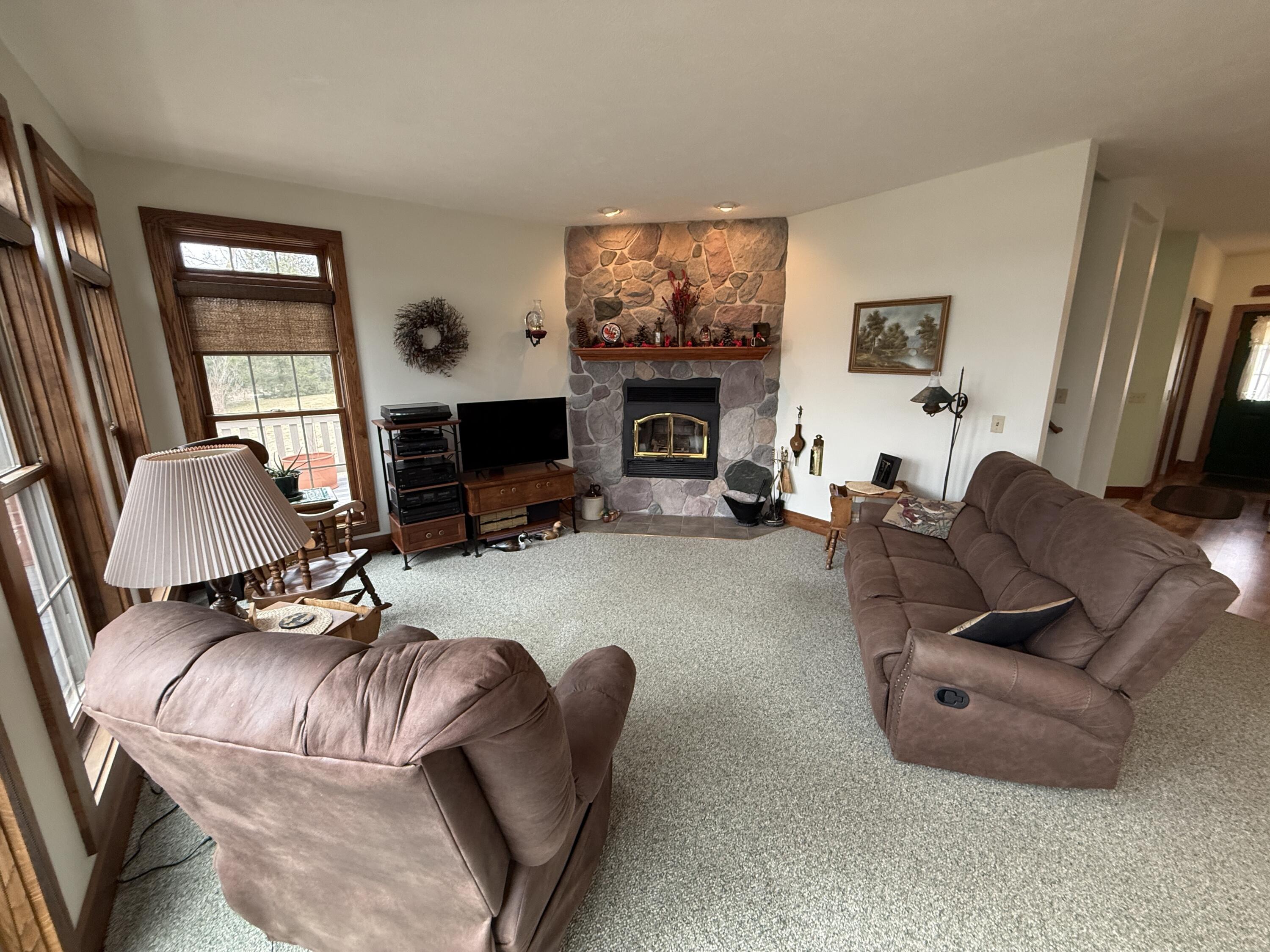 511 East Southern Road Coldwater, MI 49036 - Photo 17 of 49 Living Room