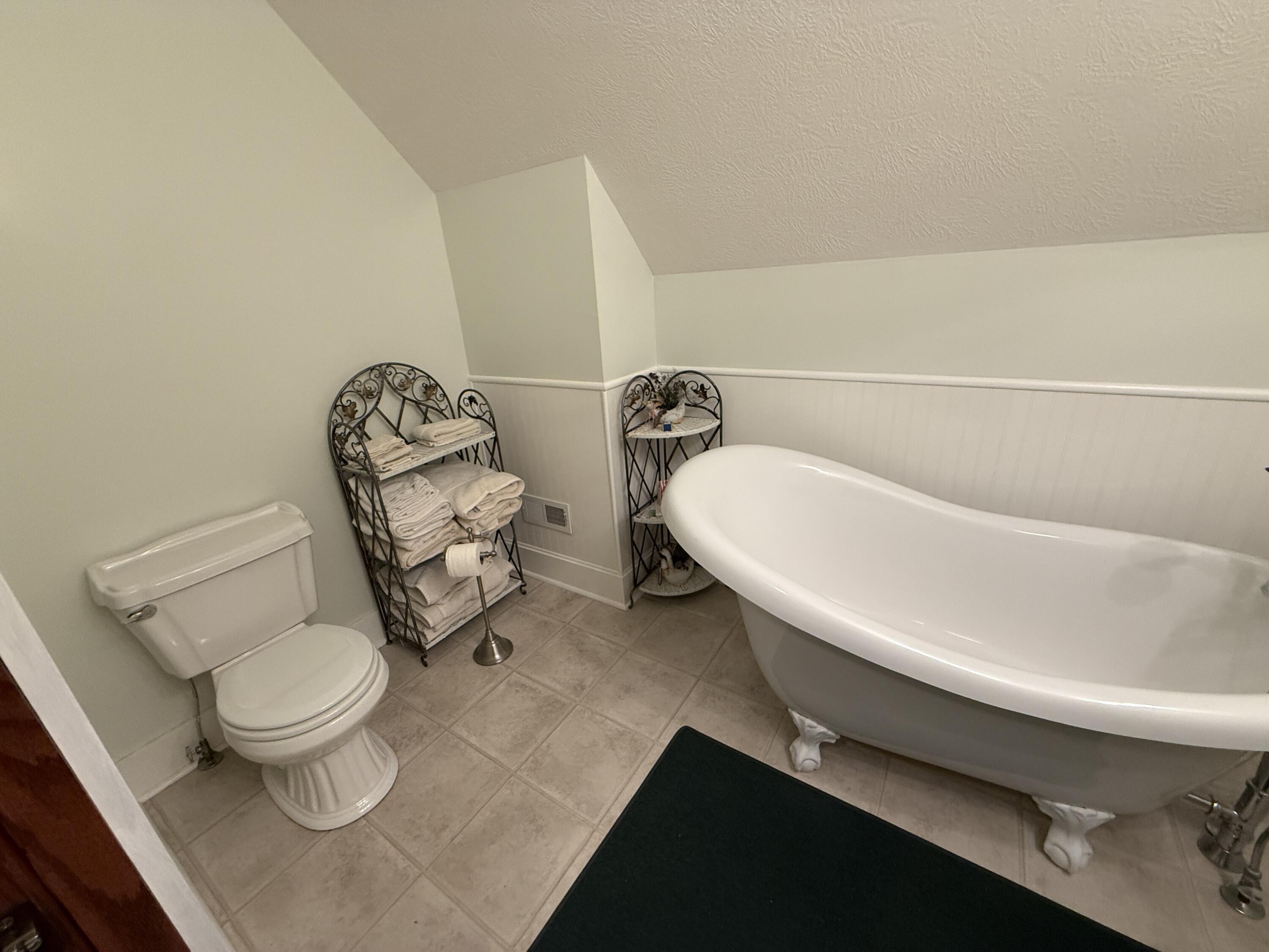 511 East Southern Road Coldwater, MI 49036 - Photo 27 of 49 Upstairs Bathroom