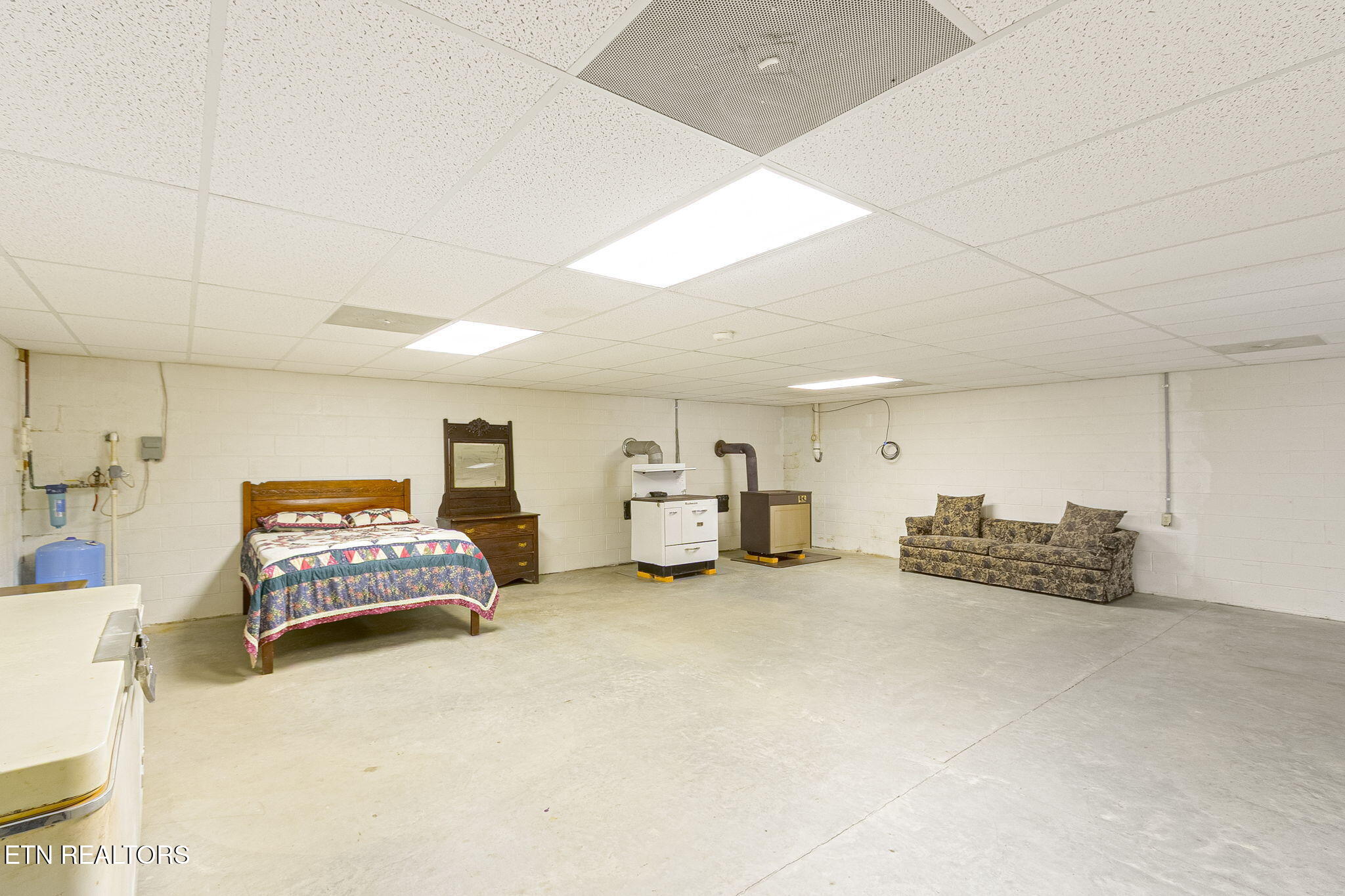 10745 Rutledge Pike Blaine, TN 37709 - Photo 20 of 42 21-web-or-mls-022--FULL