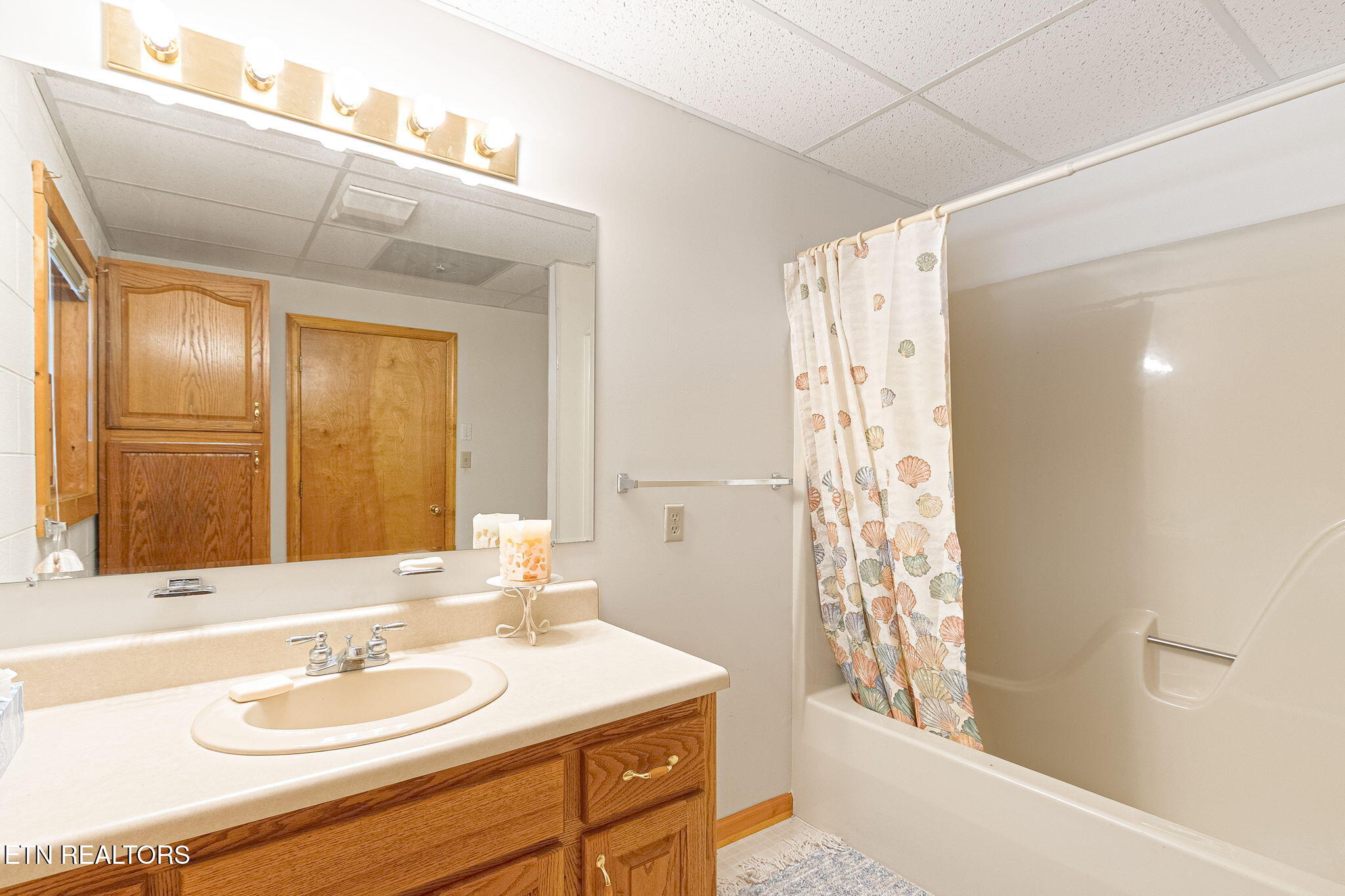 10745 Rutledge Pike Blaine, TN 37709 - Photo 21 of 42 22-web-or-mls-023--FULL
