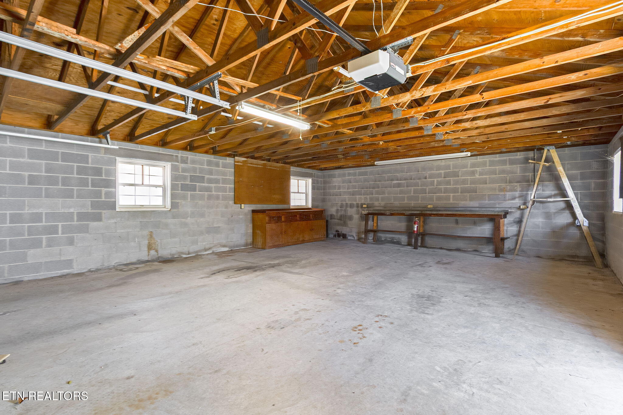 10745 Rutledge Pike Blaine, TN 37709 - Photo 27 of 42 35-web-or-mls-028--FULL