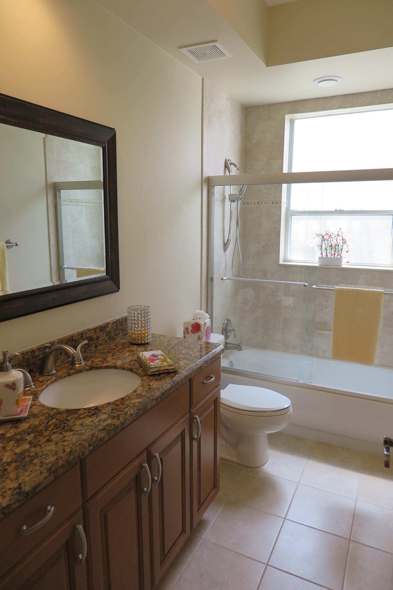 23290 Torre Circle Boca Raton, FL 33433 - Photo 15 of 20 guest bath